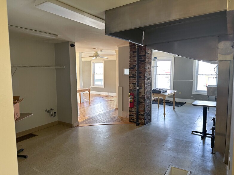 More Photos Of 31 Central Square, Troy Storefront Retail Residential For Lease