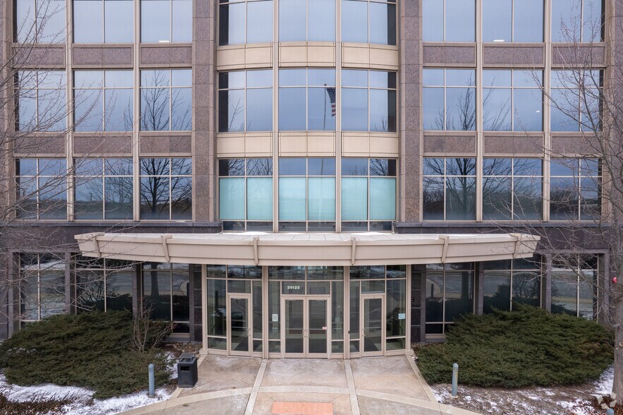 More Photos Of 26125 N Riverwoods Blvd, Mettawa Office For Lease