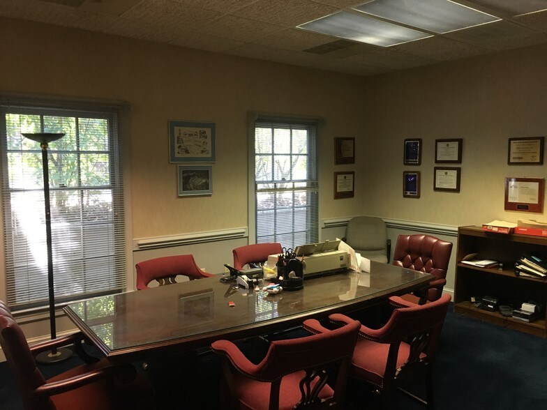 More Photos Of 110 E Arlington Blvd, Greenville Office For Sale
