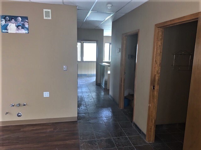 More Photos Of 13460 S Arapaho Dr, Olathe Unknown For Lease