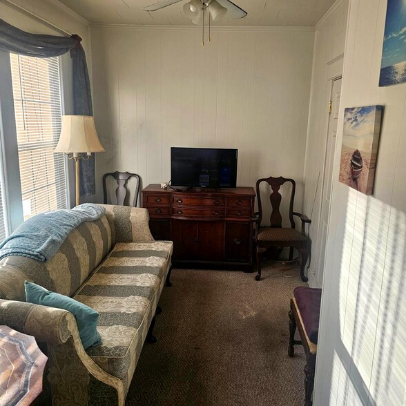 More Photos Of 6401-6405 Belair Rd, Baltimore Storefront Retail Office For Sale