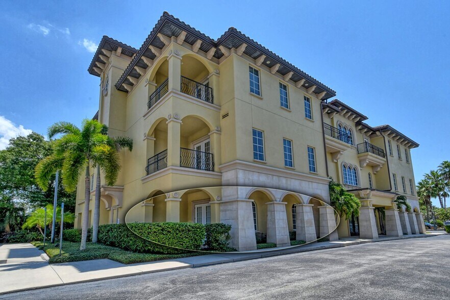 More Photos Of 2639 Fruitville Rd, Sarasota Medical For Lease