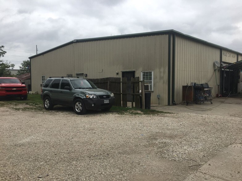 More Photos Of 742 Hwy 146, Dayton Convenience Store For Sale