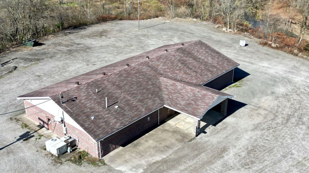 More Photos Of 2358 W 23rd St, Bellaire Office For Sale