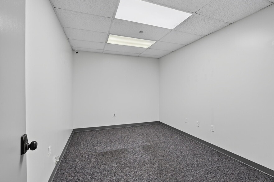 More Photos Of 2027 Sherman St, Hollywood Flex For Lease