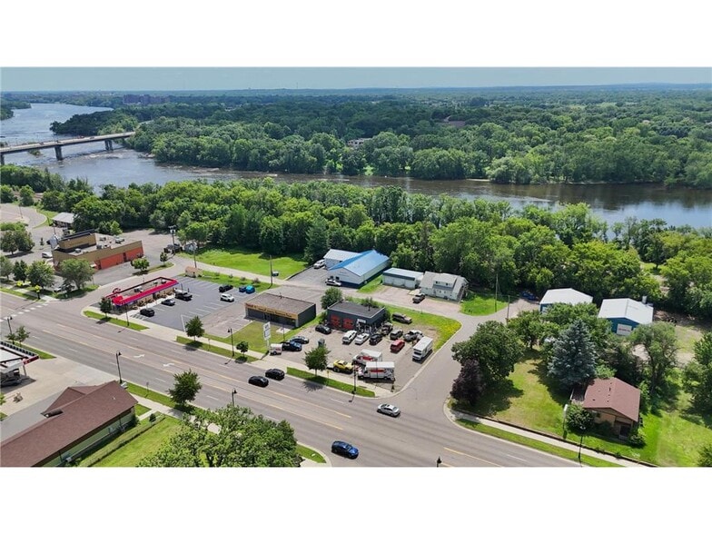 More Photos Of 519 Benton Dr, Sauk Rapids Service Station For Sale