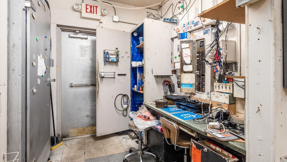 More Photos Of 1821 E Wheeling Ave, Cambridge Fast Food For Lease