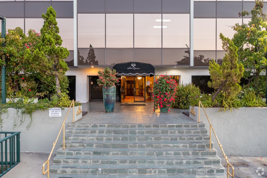 More Photos Of 2667 Camino del Rio S, San Diego Office For Lease