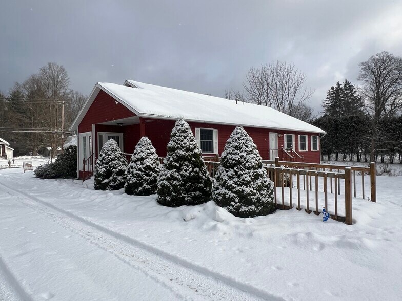 Primary Photo Of 60 1/2 Salina St, Baldwinsville Freestanding For Sale