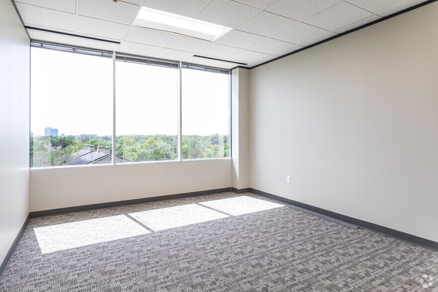 More Photos Of 1001 S Dairy Ashford Rd, Houston Office For Lease