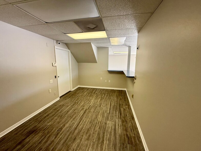 More Photos Of 2390 E International Speedway Blvd, Deland Freestanding For Lease