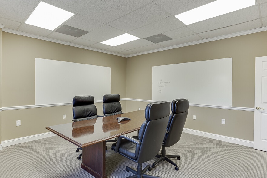 More Photos Of 743 Church St, Buford Office For Sale