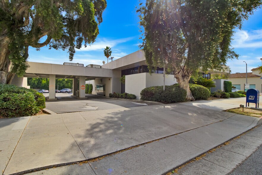 More Photos Of 980 Huntington Dr, San Marino Bank For Lease