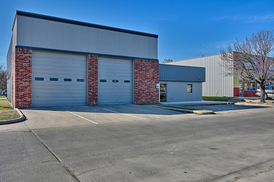 More Photos Of 1140 Finfeather Rd, Bryan Flex For Lease
