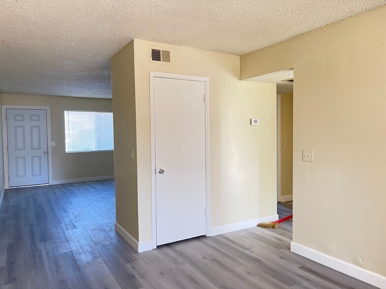 More Photos Of 1709 Fairfield Ave, Las Vegas Apartments For Sale