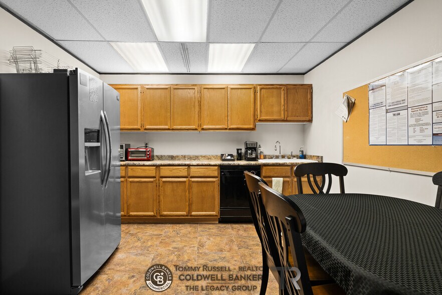 More Photos Of 800 Werner Ct, Casper Office For Sale