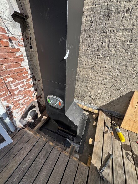 More Photos Of 385 7th Ave, Brooklyn Storefront Retail Residential For Lease