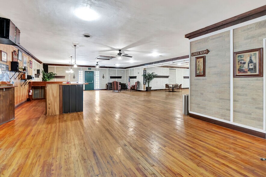 More Photos Of 315 2nd St, Morrow Lodge Meeting Hall For Sale