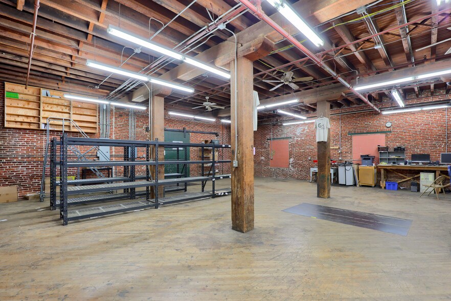 More Photos Of 6155-6165 E Main St, East Petersburg Industrial For Sale