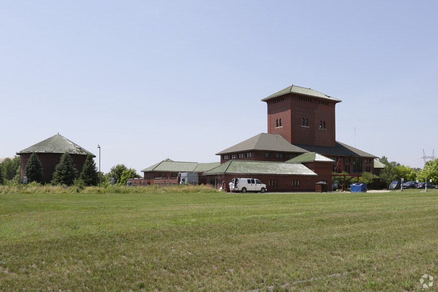 More Photos Of 1430 Monroe Ave NW, Grand Rapids Office For Lease