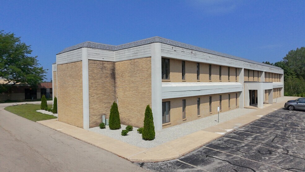 Primary Photo Of 7115 Windsor Lake Pky, Loves Park Office For Lease
