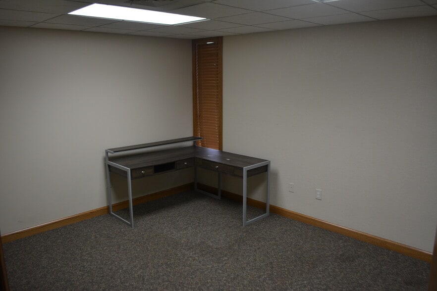 More Photos Of 1313 Mission, Mount Pleasant Office For Lease