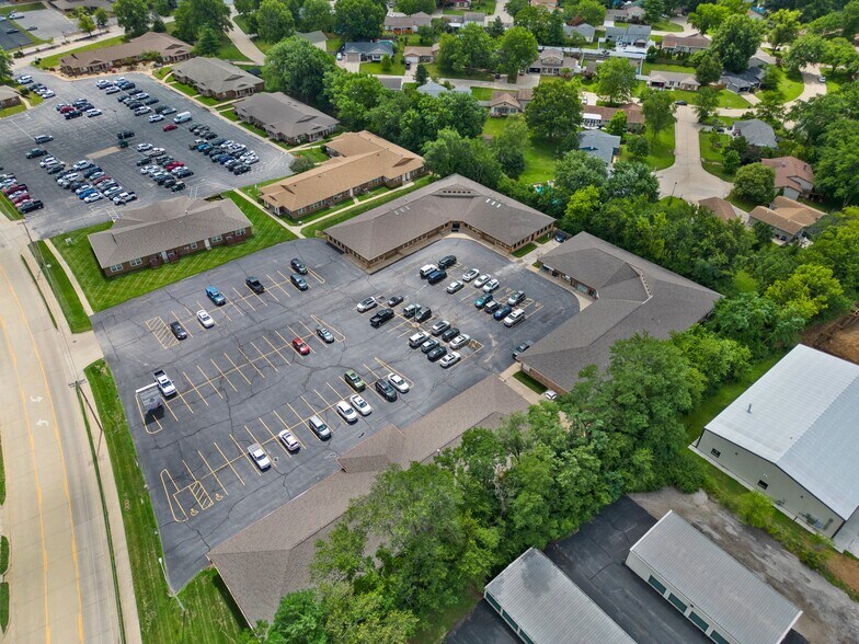 More Photos Of 3910 S Old Highway 94, Saint Charles Unknown For Lease