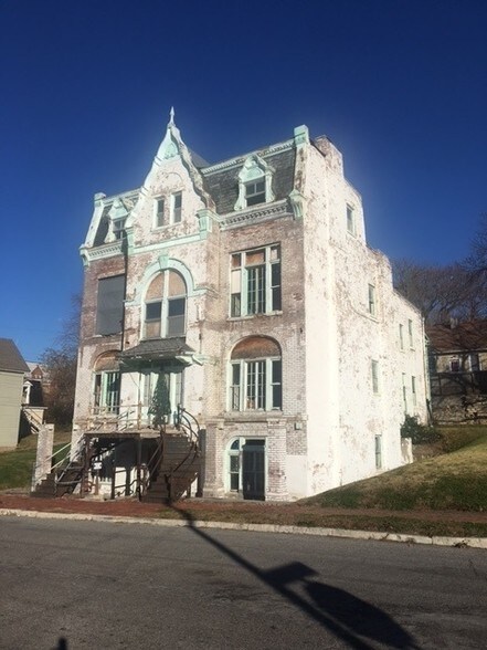 Primary Photo Of 115 S 13th St, Saint Joseph Apartments For Sale