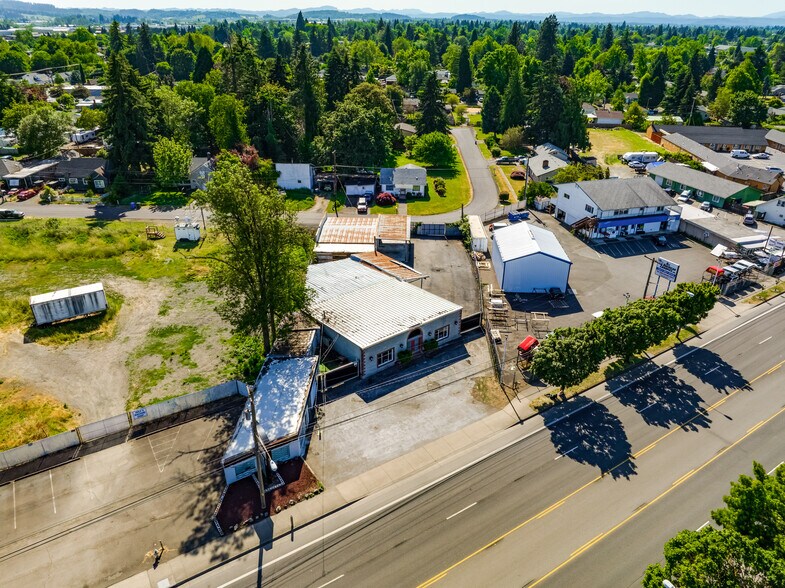More Photos Of 600 Or-99 Hwy, Eugene Freestanding For Sale