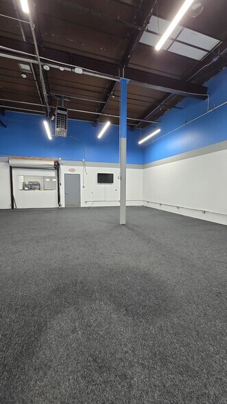 More Photos Of 2300 Marcus Ave, New Hyde Park Warehouse For Lease