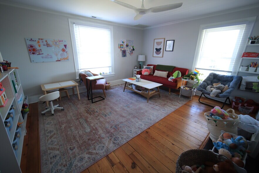 More Photos Of 4 Northcrest Dr, Weaverville Office For Sale