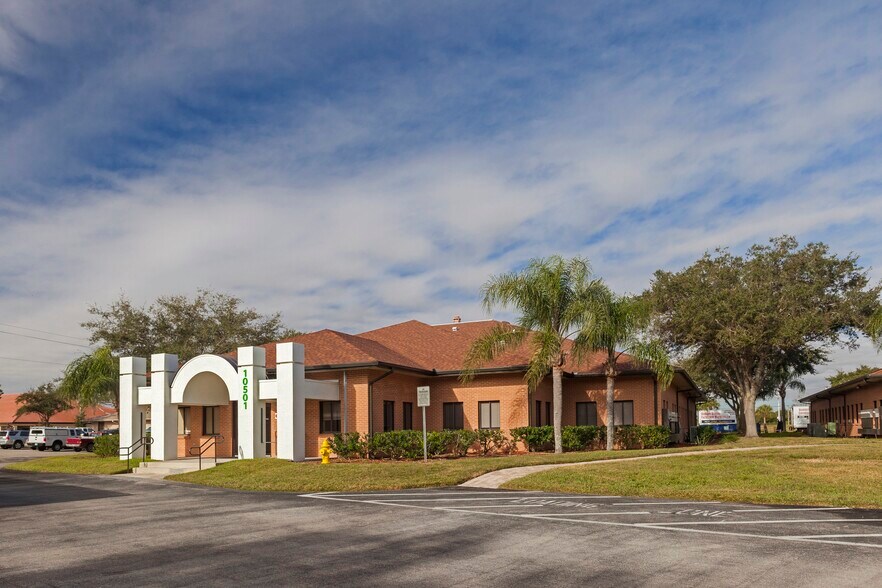 More Photos Of 10501 Six Mile Cypress Pky, Fort Myers Coworking Space