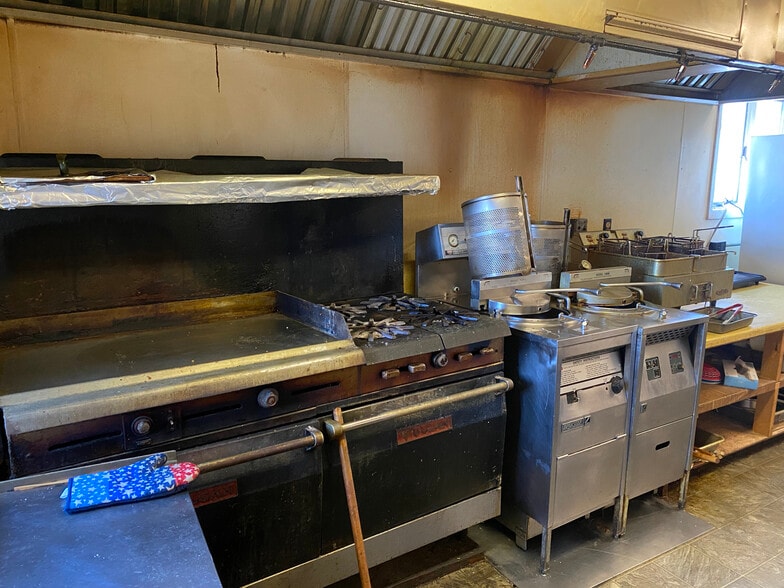 More Photos Of E2578 County Rd S, Casco Bar For Sale