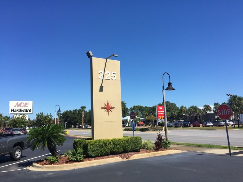 More Photos Of 225 Main St, Destin Office Residential For Lease