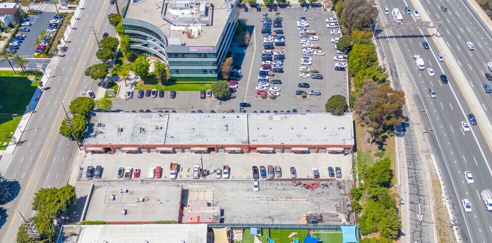 More Photos Of 1009-1017 W 190th St, Gardena Service For Lease