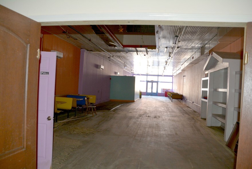 More Photos Of 114 S Main St, Blackstone Restaurant For Sale