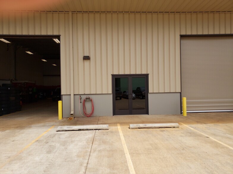 More Photos Of 1520 Haleukana St, Lihue Warehouse For Lease