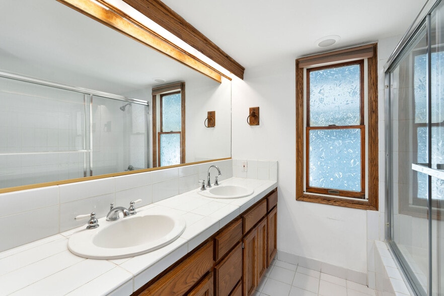 More Photos Of 232 29th St, Manhattan Beach Multifamily For Sale