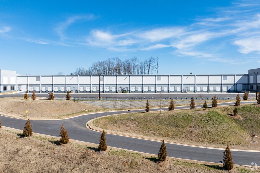 More Photos Of 1350 Six Flags Rd, Lithia Springs Warehouse For Lease