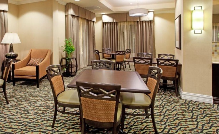 More Photos Of 121 Truman Ave, Newberry Hotel For Sale