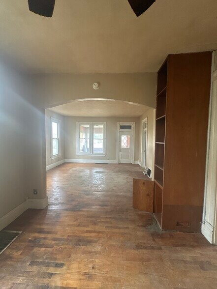 More Photos Of 408 E Main St, Sparta Specialty For Sale