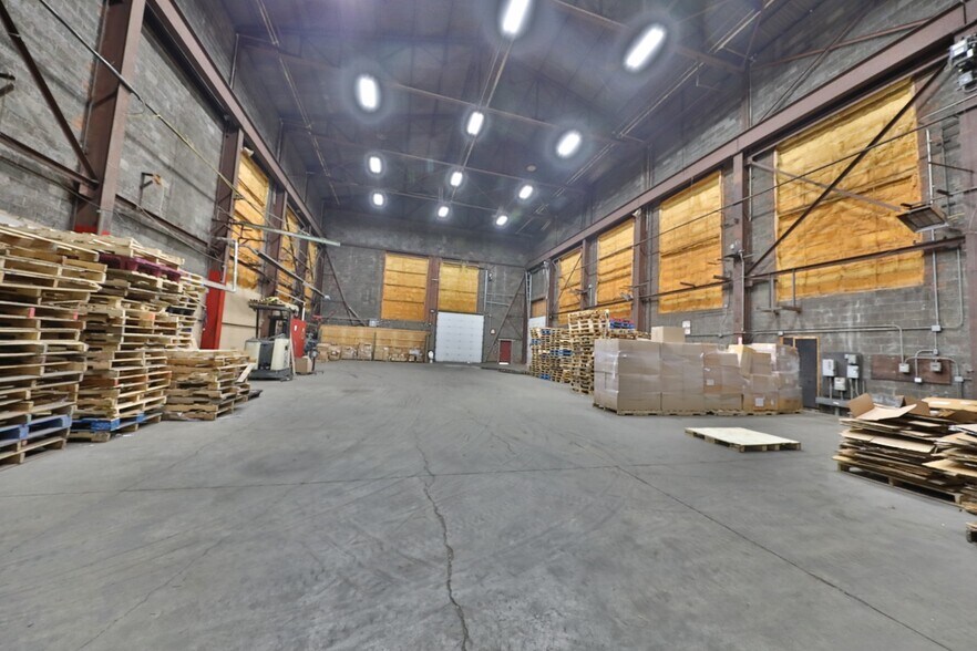 More Photos Of 126 E Dickerson St, Dover Warehouse For Sale