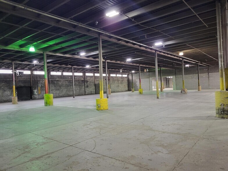 More Photos Of 131 N Summit St, Akron Warehouse For Lease