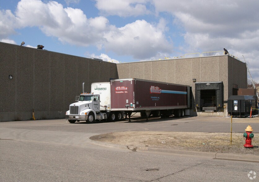 More Photos Of 1280 Energy Park Dr, Saint Paul Flex For Lease