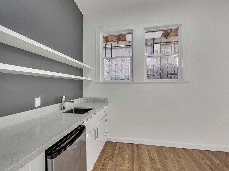 More Photos Of 2447-2449 Mission St, San Francisco Storefront Retail Office For Lease