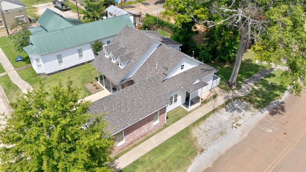 More Photos Of 987 Harris St, Tunica Office For Sale