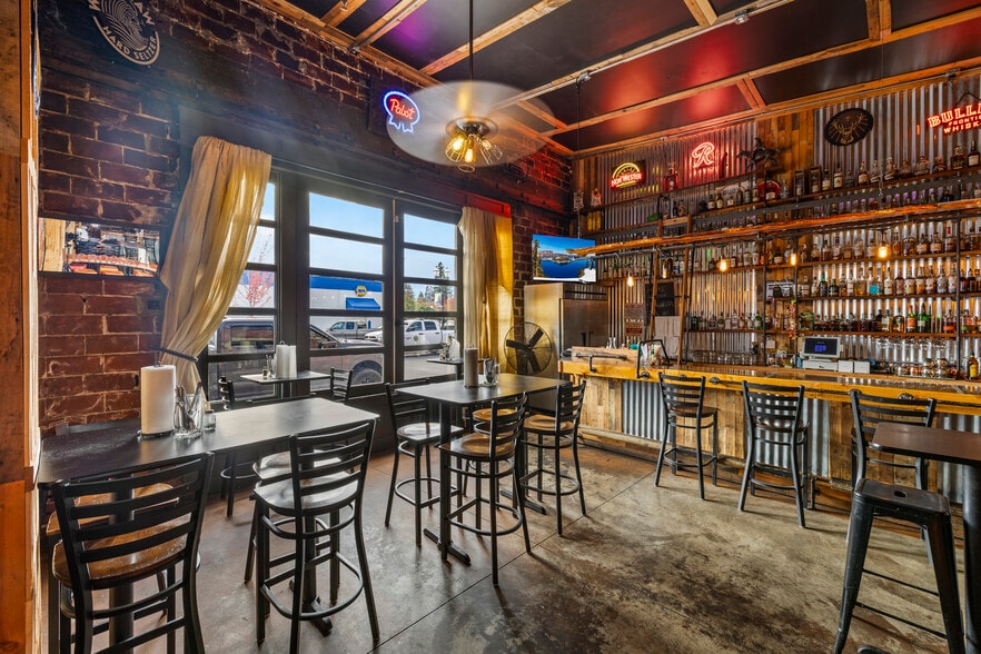 More Photos Of 234 SW 5th St, Grants Pass Restaurant For Sale
