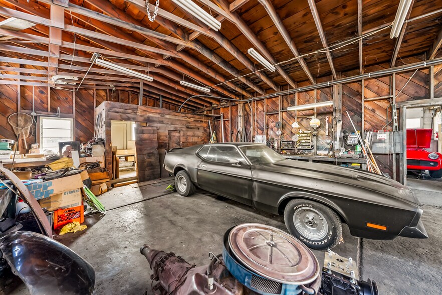 More Photos Of 205 E California St, Jacksonville General Retail For Sale