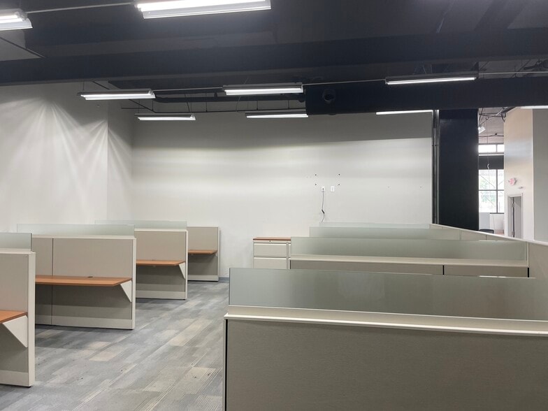 More Photos Of 4101 N Delaware Ave, Philadelphia Office For Sale