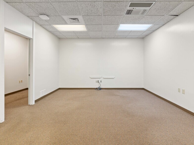 More Photos Of 86 Asheland Ave, Asheville Medical For Lease